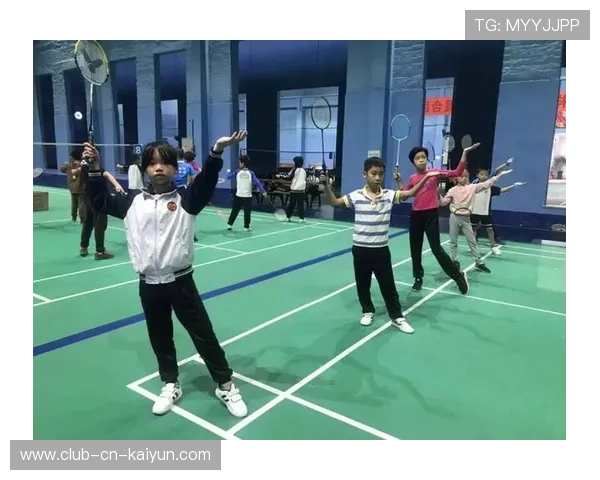 羽毛球训练基地推出冬季保暖与防护指南保障训练安全，羽毛球冬令营活动策划方案